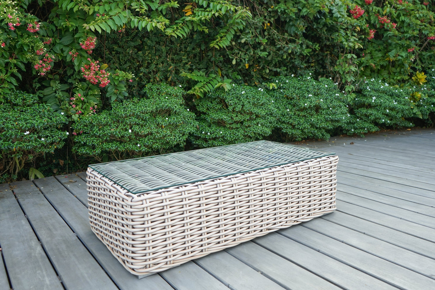 Alejandra 6-Piece Outdoor Wicker Furniture Set with Coffee Table in White and Grey 7