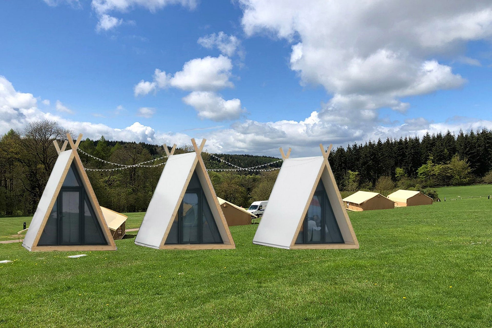Triangular Luxury Tents – Komriv