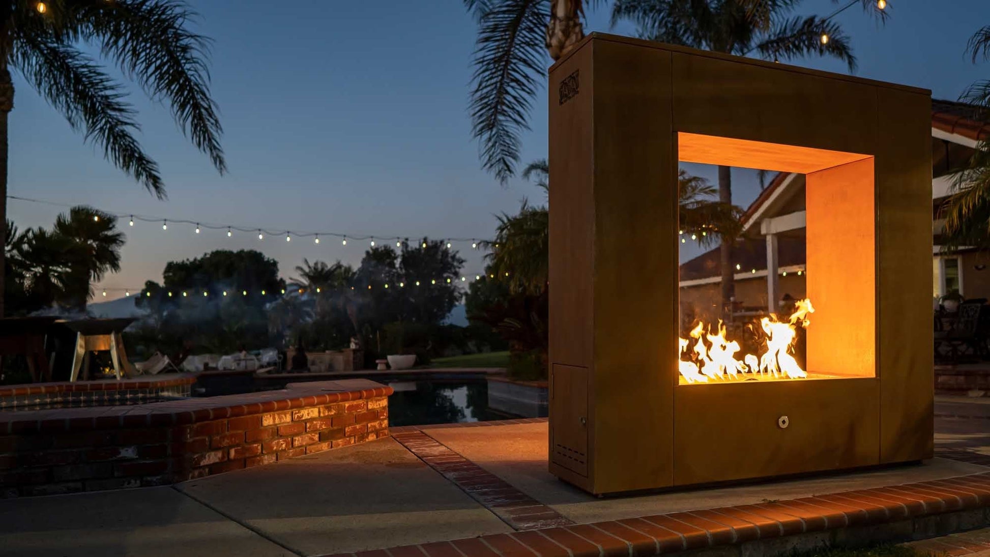 Williams Outdoor Fireplace - Corten Steel 1